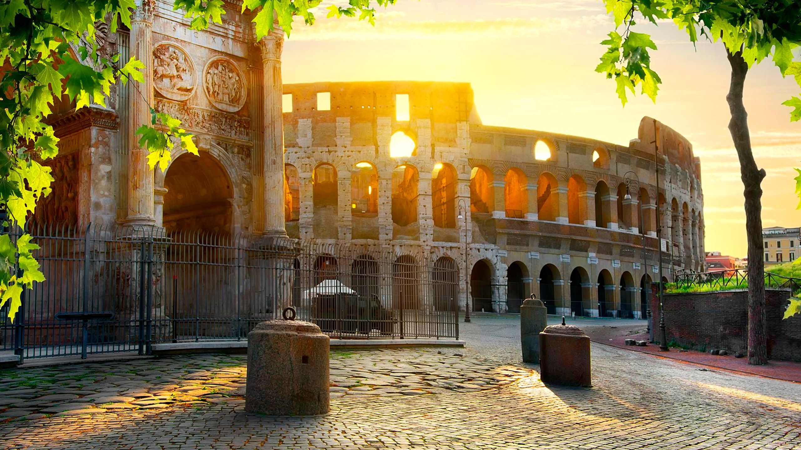 sfondo-little-queen-colosseo